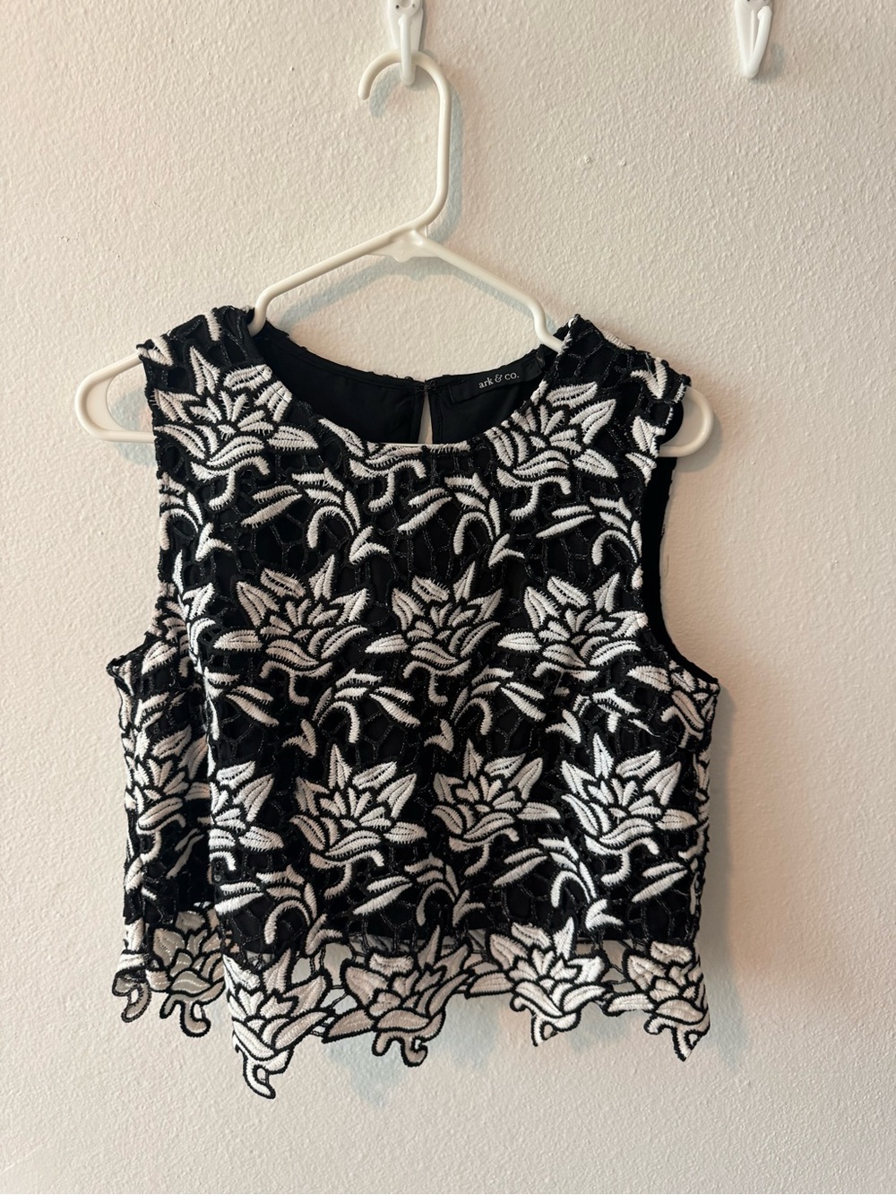 Ark & Co Black & White Floral Lace Crop Top
